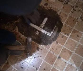 扎兰屯卫生间漏水维修公司为您分享下卫生间渗水如何处理及注意事项